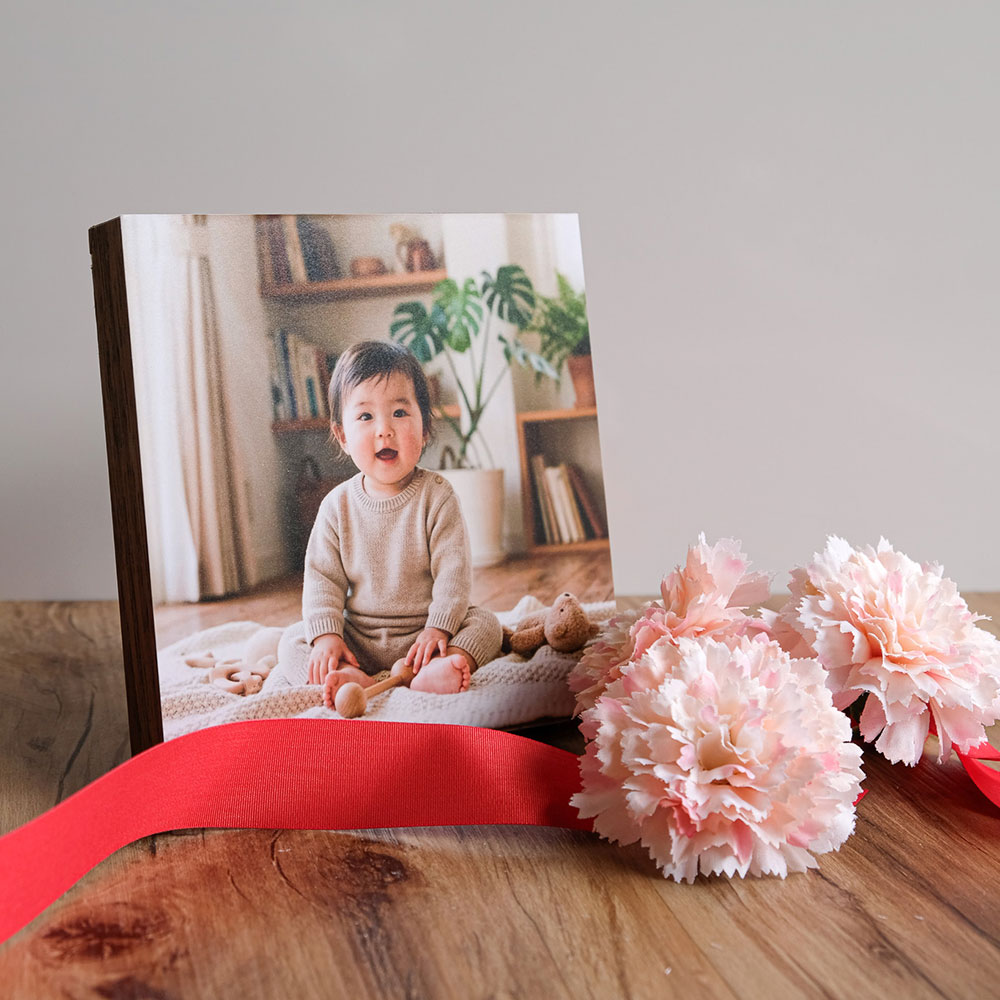 スクエア２Lサイズ（ウォールナット）とお花